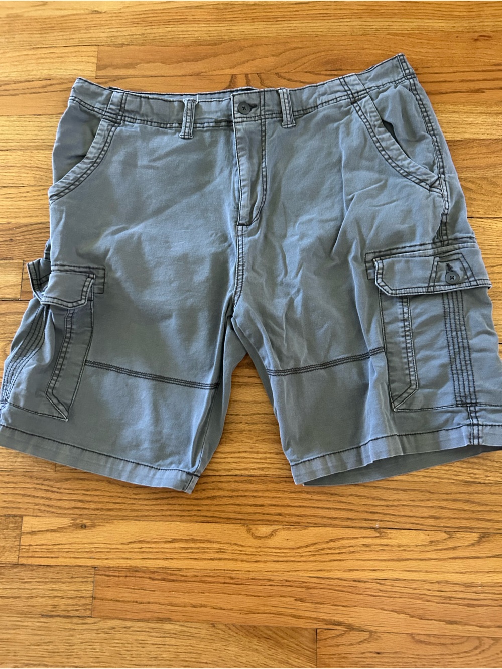 Casual Gray Cargo Shorts - Men's Style